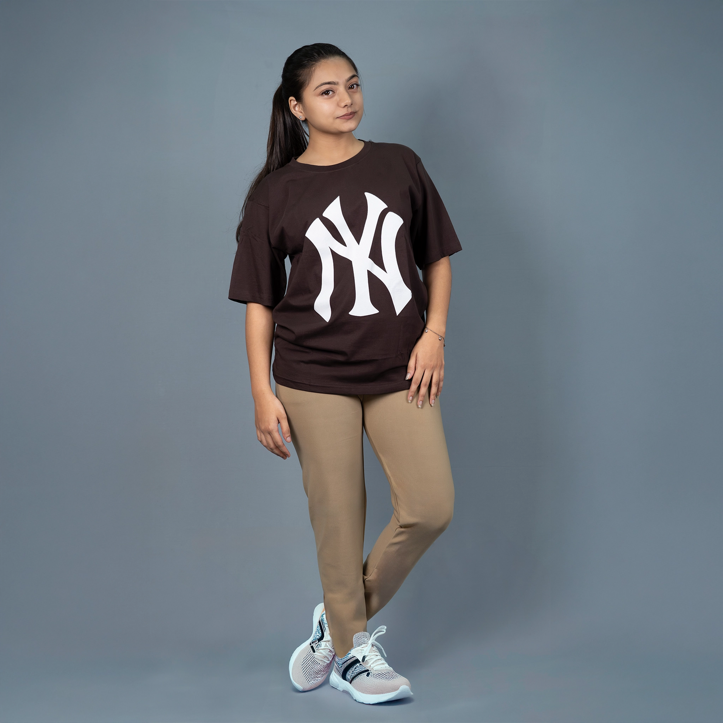 Glamulous Clothing Beige colour leggings front view