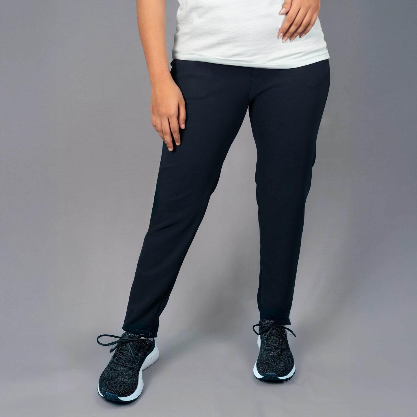 Glamulous Clothing Teal Blue leggings styled as workout pants for women
