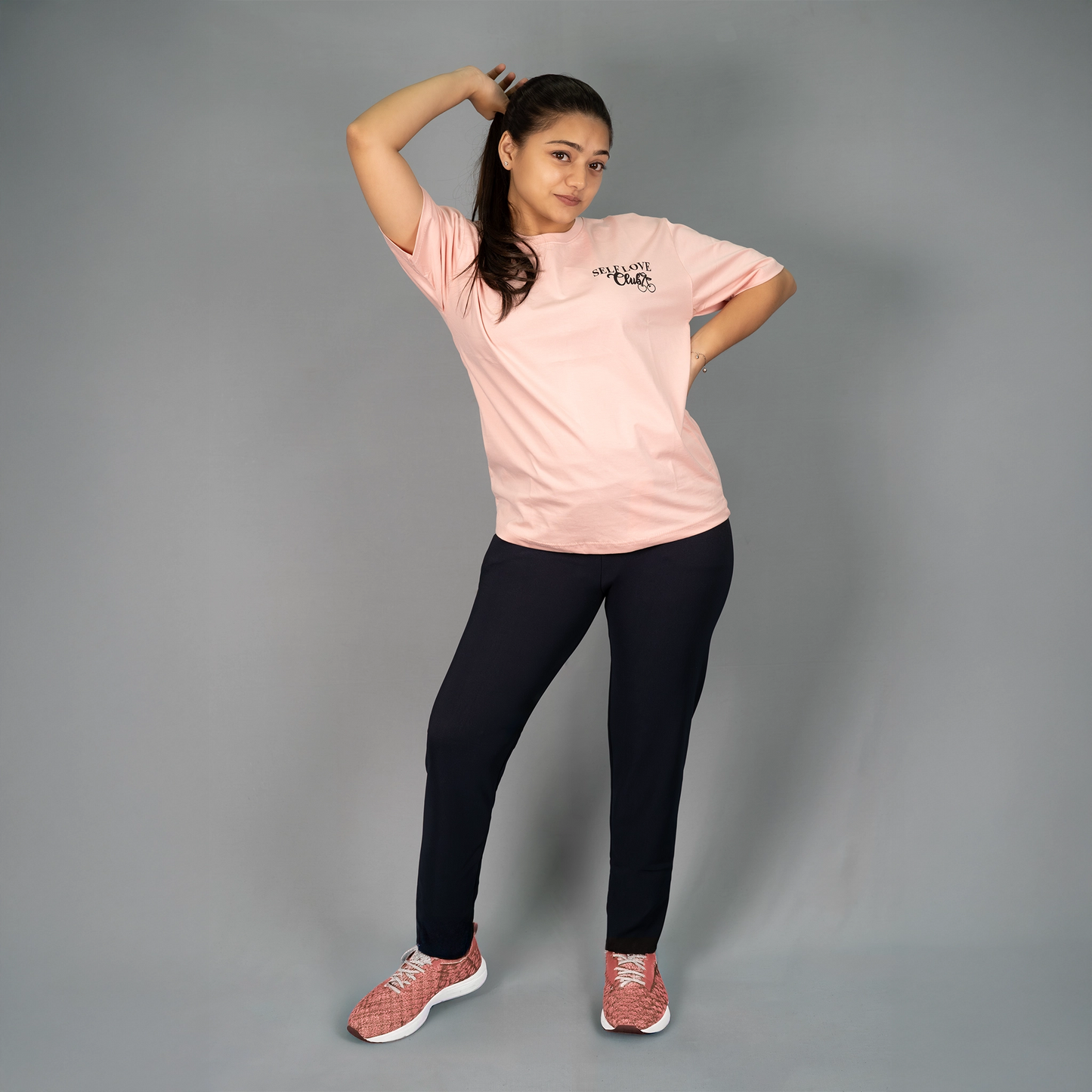 Tapered fit navy blue cotton pants by Glamulous Clothing