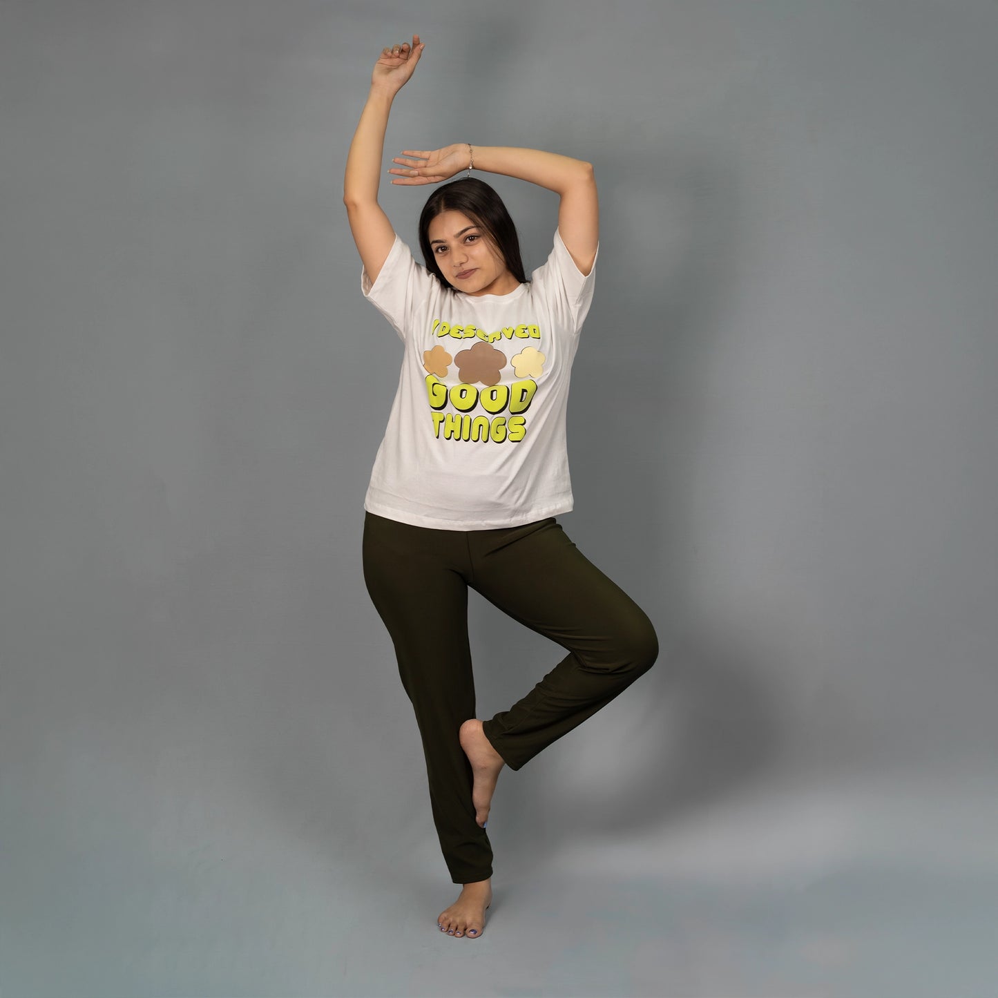 Glamulous Clothing mesh leggings in olive green tapered comfort.