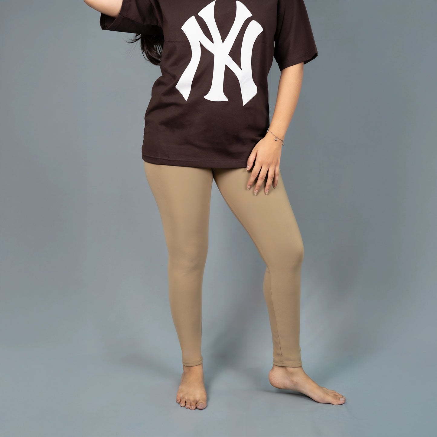 Mid-rise relaxed beige colour workout leggings pants for women - Glamulous Clothing
