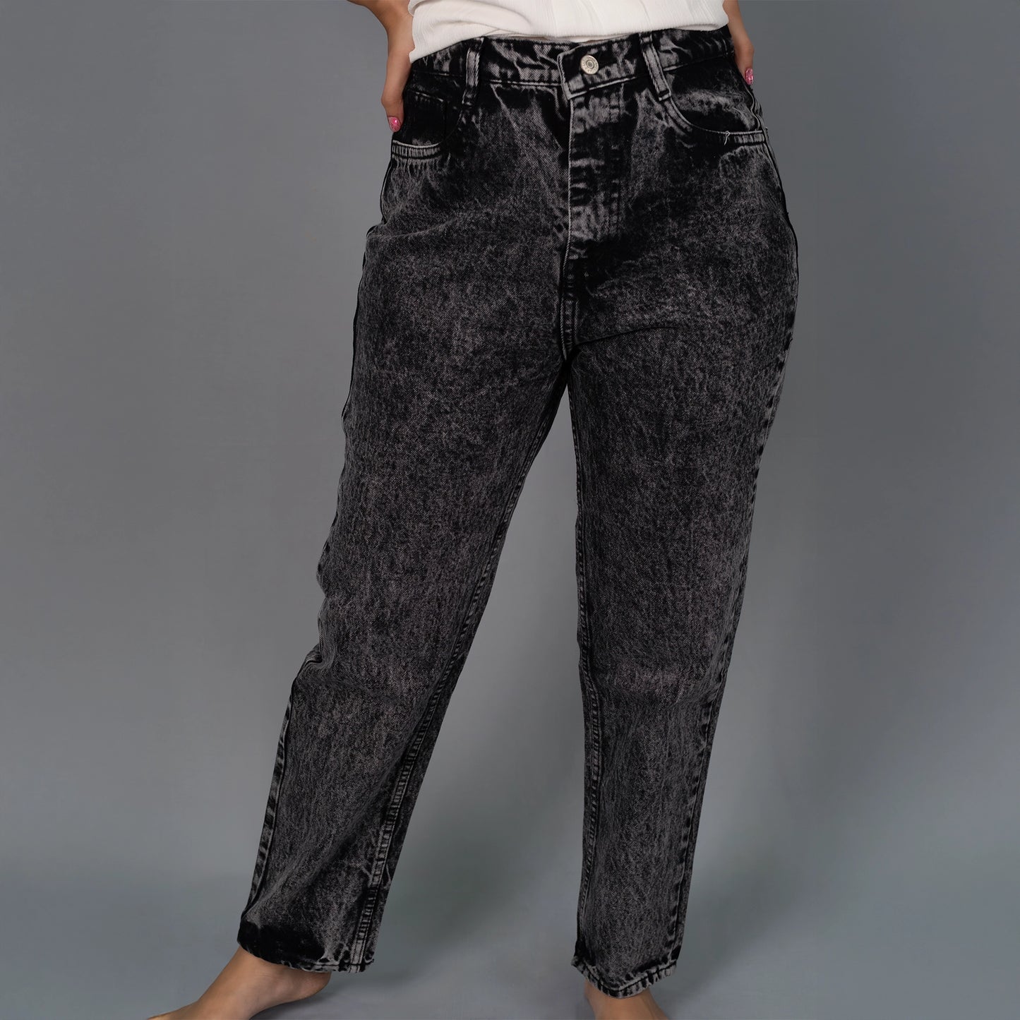Highwaist Mom Fit Denim In Charcoal Grey