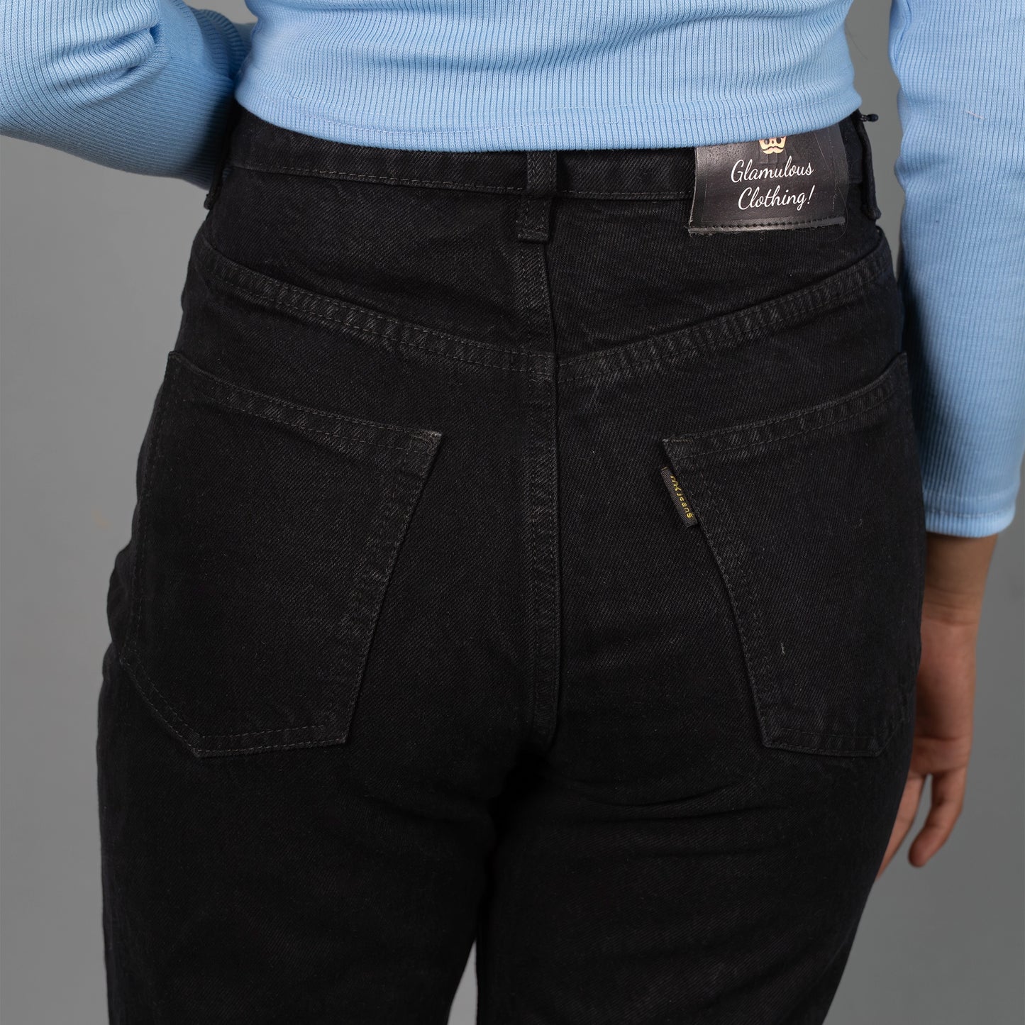 Highwaist Distressed Mom Fit Denim In Black