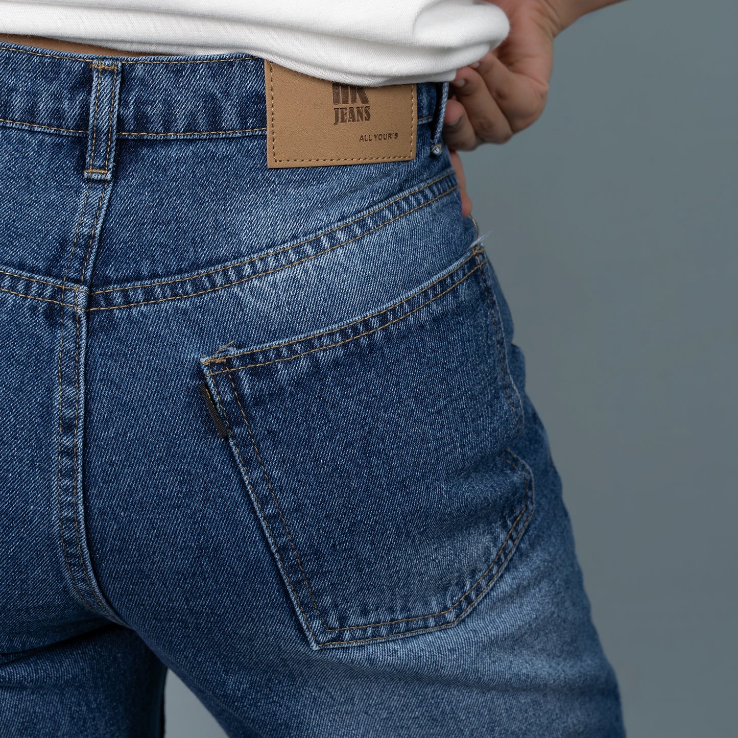 Highwaist Whisker Mom Fit Denim In Stone Blue