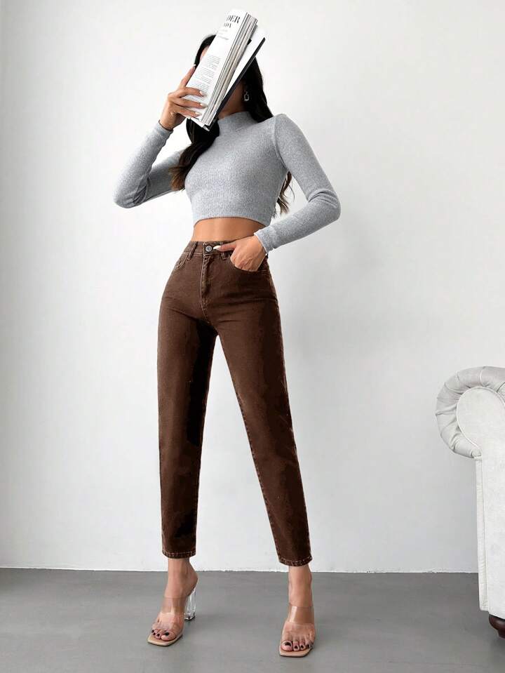 Highwaist Mom Fit Denim In Brown