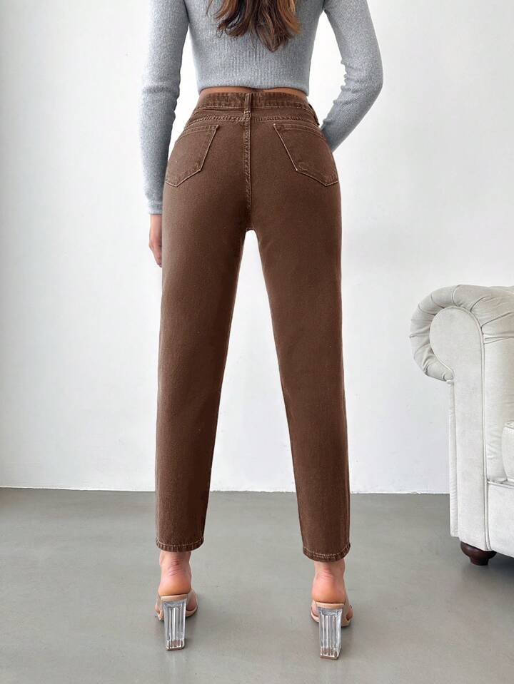Highwaist Mom Fit Denim In Brown