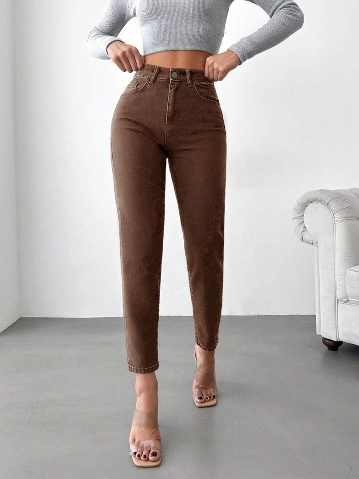 Highwaist Mom Fit Denim In Brown