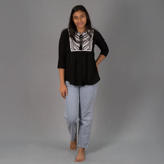 Highwaist Slant Pockets Mom Fit Denim In Light Blue