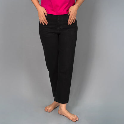 Highwaist Mom Fit Denim In Black