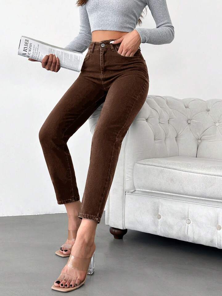 Highwaist Mom Fit Denim In Brown
